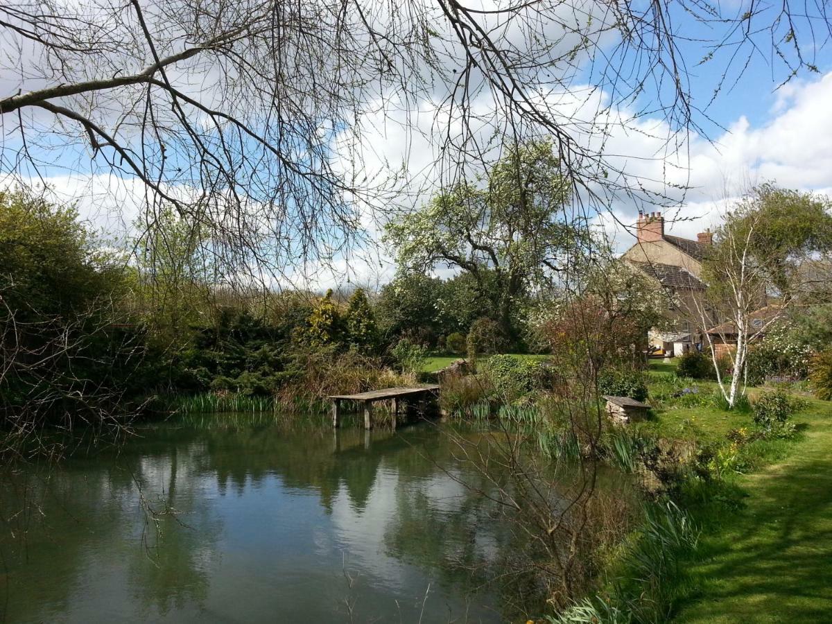 Upper Wood End Farm Bed & Breakfast Marston Moreteyne ภายนอก รูปภาพ