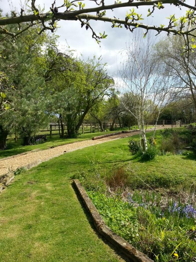 Upper Wood End Farm Bed & Breakfast Marston Moreteyne ภายนอก รูปภาพ