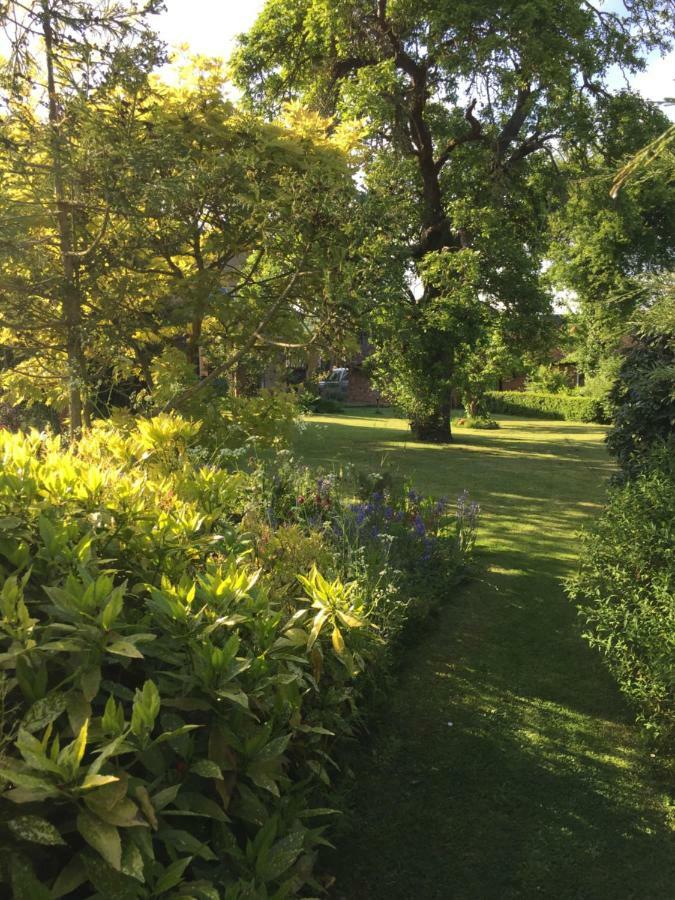 Upper Wood End Farm Bed & Breakfast Marston Moreteyne ภายนอก รูปภาพ